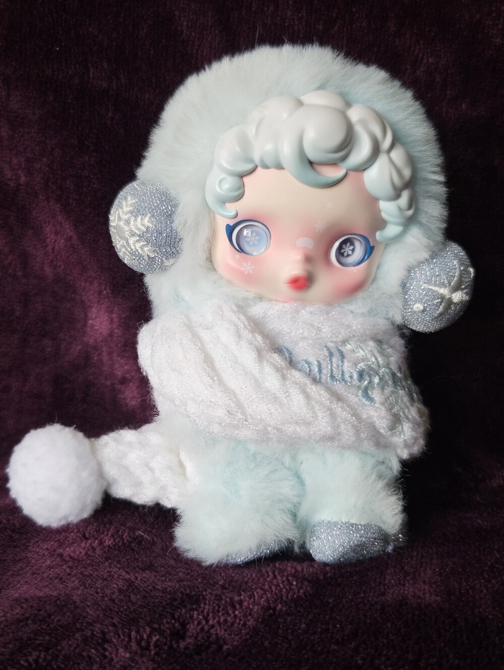SKULLPANDA Winter Symphony- Song Of Snow Authentic Plush - Picture 2 of 3